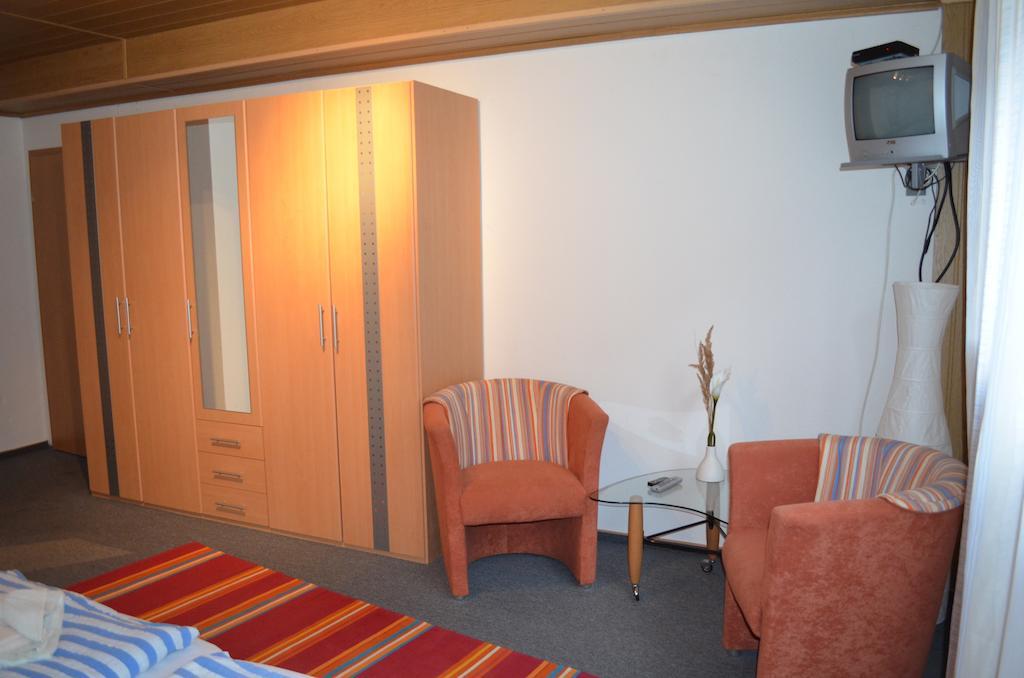 Hotel Restaurant Waldschloessel Speyerbrunn Стая снимка